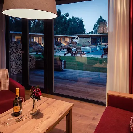 Hotel Dlouha Louka 4*